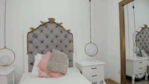 Skyler online show from 03-05-26, 04:19