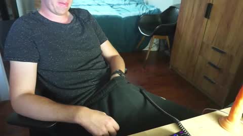 Snapshot of skylinebaby chatting on 10-04-25, 03:10 skylinebaby online show from 10-04-25, 03:10