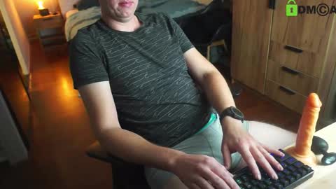 Snapshot of skylinebaby chatting on 10-15-25, 05:57 skylinebaby online show from 10-15-25, 05:57
