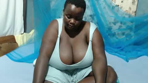 Snapshot of skylla07 chatting on 05-16-26, 10:47 sheliah online show from 05-16-26, 10:47