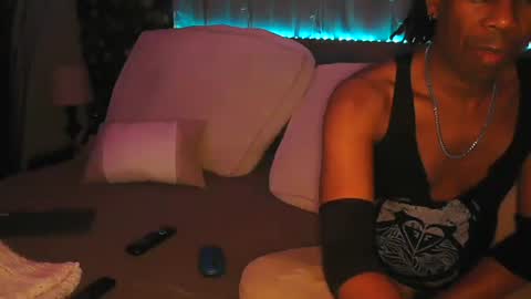 Snapshot of skyonetoo3 chatting on 10-31-25, 05:30 skyonetoo3 online show from 10-31-25, 05:30