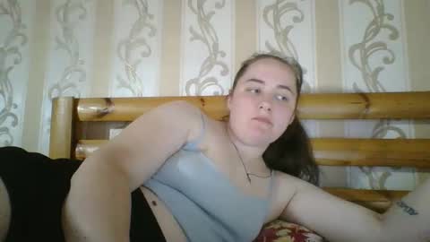 skyressie333 online show from 05-06-26, 06:57