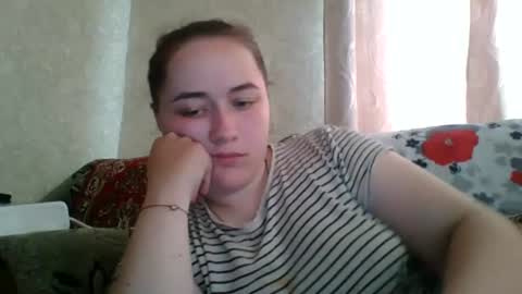 skyressie333 online show from 06-12-26, 07:29
