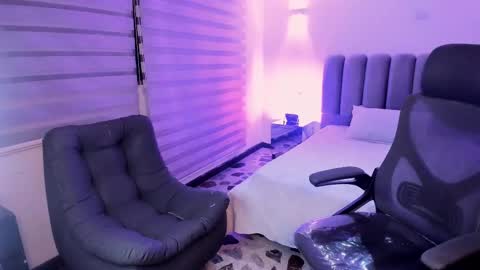 skythompson online show from 10-15-25, 04:34