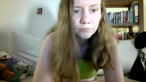 Snapshot of skywinters chatting on 05-26-26, 09:00 Sky Winters online show from 05-26-26, 09:00