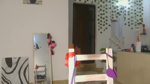 Snapshot of skyy_brown chatting on 11-02-25, 12:46 Bella online show from 11-02-25, 12:46