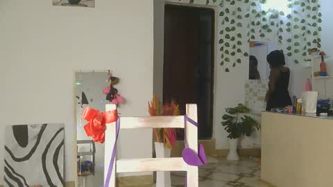 Snapshot of skyy_brown chatting on 11-04-25, 02:32 Bella online show from 11-04-25, 02:32