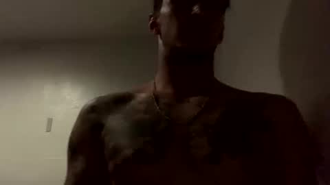 Snapshot of skyydaddy9 chatting on 10-16-25, 07:09 skyydaddy9 online show from 10-16-25, 07:09