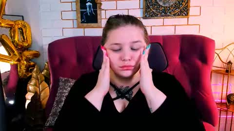 Snapshot of sladadeew chatting on 12-04-25, 09:18 Slada Deew online show from 12-04-25, 09:18