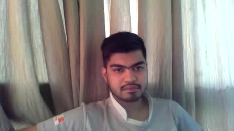 Snapshot of slavesj18 chatting on 12-17-25, 04:40 Add me on hangout sjcool1998 online show from 12-17-25, 04:40