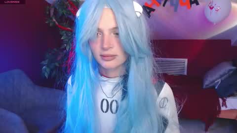 Emilia online show from 10-19-25, 10:21
