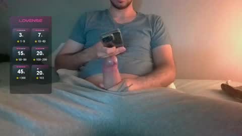 sleepless19 online show from 05-20-26, 01:50