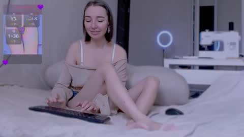 sleepy_ash_ online show from 10-03-25, 11:18