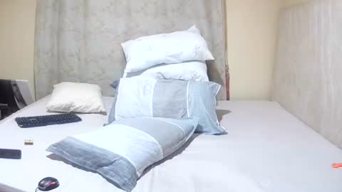 Snapshot of slender_sweetbabe chatting on 06-21-26, 11:02 slender_sweetbabe online show from 06-21-26, 11:02