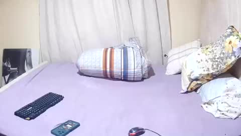 Snapshot of slender_sweetbabe chatting on 07-14-26, 11:27 slender_sweetbabe online show from 07-14-26, 11:27