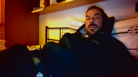 Snapshot of slevin1983 chatting on 02-08-26, 10:35 slevin online show from 02-08-26, 10:35