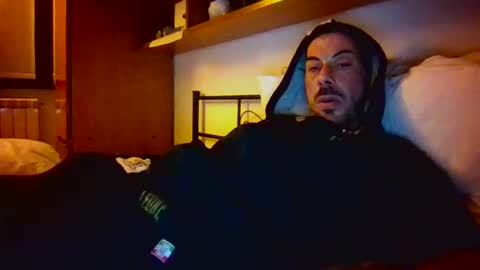 Snapshot of slevin1983 chatting on 02-26-26, 07:24 slevin online show from 02-26-26, 07:24