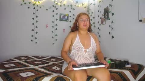 Snapshot of sleyandluna1 chatting on 06-09-26, 02:01 sleyandluna1 online show from 06-09-26, 02:01