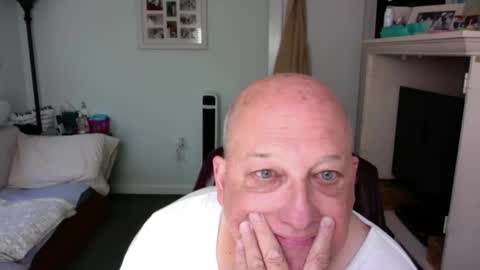 Snapshot of slick50000 chatting on 05-04-26, 07:10 slick50000 online show from 05-04-26, 07:10