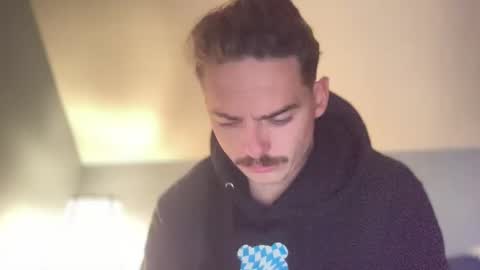 Snapshot of slickmass chatting on 01-02-25, 02:00 SlickMass online show from 01-02-25, 02:00