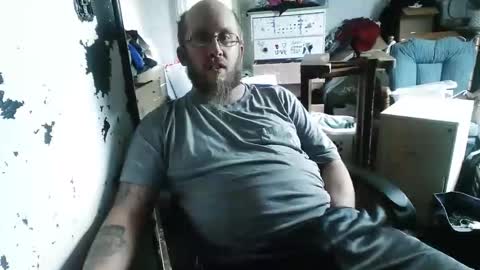 Snapshot of slickwill2391 chatting on 05-03-26, 05:19 slickwill2391 online show from 05-03-26, 05:19