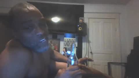 Slim8975 online show from 02-11-26, 12:15