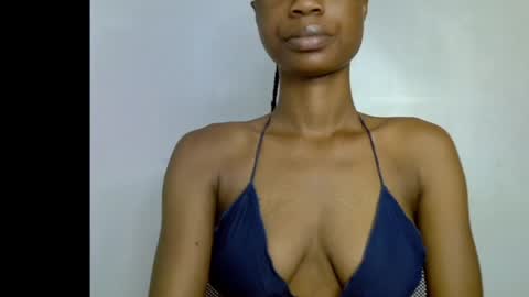 Snapshot of slim_petitqueen chatting on 04-16-26, 08:04 Alice online show from 04-16-26, 08:04