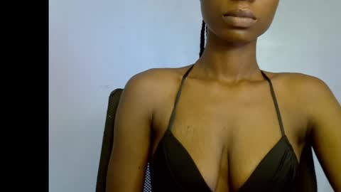 Snapshot of slim_petitqueen chatting on 04-25-26, 08:17 Alice online show from 04-25-26, 08:17
