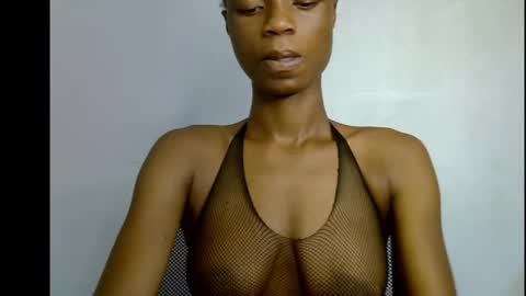 Snapshot of slim_petitqueen chatting on 04-28-26, 07:35 Alice online show from 04-28-26, 07:35