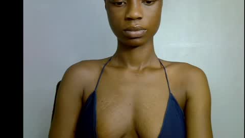 Snapshot of slim_petitqueen chatting on 04-29-26, 07:45 Alice online show from 04-29-26, 07:45