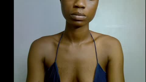 Snapshot of slim_petitqueen chatting on 04-29-26, 05:41 Alice online show from 04-29-26, 05:41
