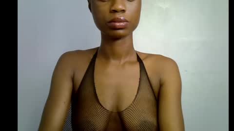 Snapshot of slim_petitqueen chatting on 05-05-26, 08:00 Alice online show from 05-05-26, 08:00