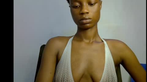 Snapshot of slim_petitqueen chatting on 05-15-26, 08:16 Alice online show from 05-15-26, 08:16