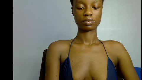 Snapshot of slim_petitqueen chatting on 05-16-26, 08:22 Alice online show from 05-16-26, 08:22