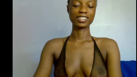 Snapshot of slim_petitqueen chatting on 05-21-26, 08:21 Alice online show from 05-21-26, 08:21