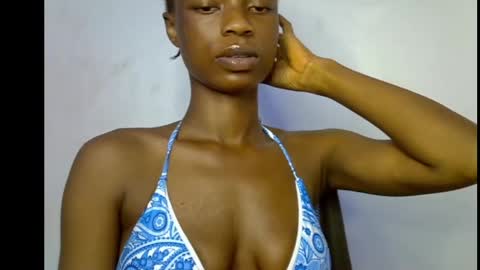 Snapshot of slim_petitqueen chatting on 05-23-26, 07:24 Alice online show from 05-23-26, 07:24