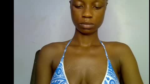 Snapshot of slim_petitqueen chatting on 05-23-26, 07:51 Alice online show from 05-23-26, 07:51