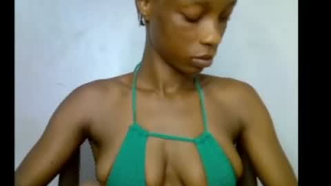 Snapshot of slim_petitqueen chatting on 05-30-26, 08:17 Alice online show from 05-30-26, 08:17
