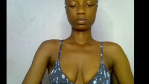 Snapshot of slim_petitqueen chatting on 05-31-26, 08:21 Alice online show from 05-31-26, 08:21
