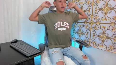 SlimLatino  online show from 04-04-26, 12:24