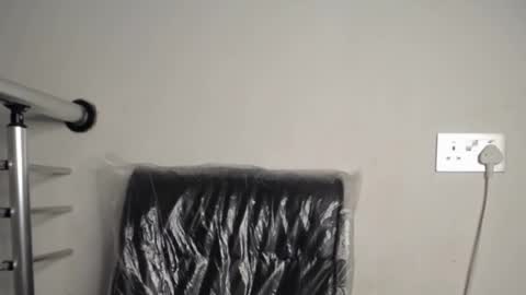 Snapshot of slimy_cunt chatting on 02-17-25, 08:19 Jemila online show from 02-17-25, 08:19