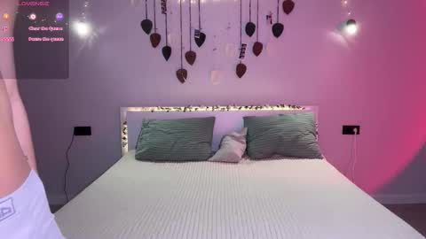 Lola and Li -  online show from 02-15-26, 12:58