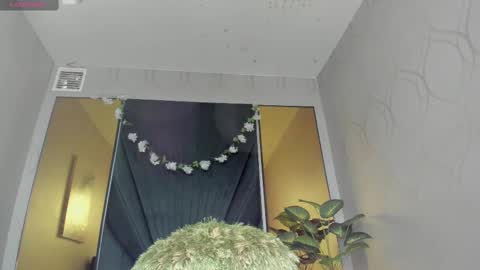 Snapshot of slut_milf4u chatting on 02-11-25, 05:29 Paola  online show from 02-11-25, 05:29