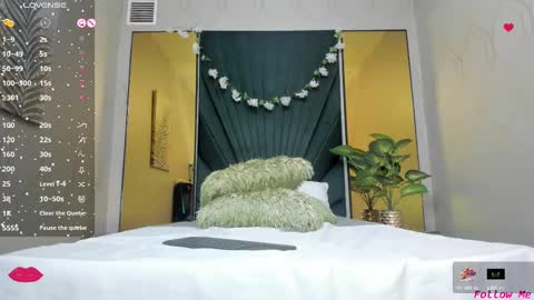 Snapshot of slut_milf4u chatting on 02-16-25, 05:37 Paola  online show from 02-16-25, 05:37