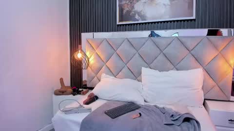 Snapshot of slut_milf_ chatting on 11-04-25, 07:24 slut_milf_ online show from 11-04-25, 07:24