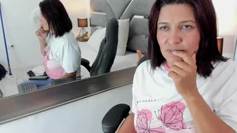 slut_milf_ online show from 04-18-26, 09:04