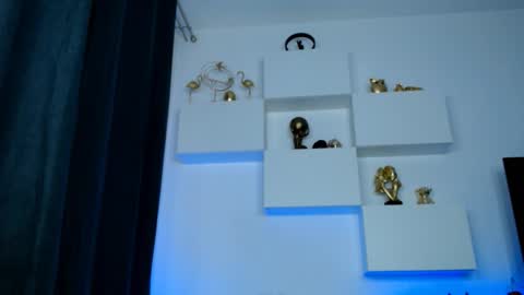 Snapshot of slut_tattoogirl chatting on 12-17-25, 07:36 Ariana online show from 12-17-25, 07:36