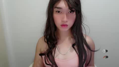 Snapshot of slutty_francine chatting on 10-17-25, 06:05 FRANCINE online show from 10-17-25, 06:05