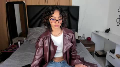 Snapshot of slutty_venus7 chatting on 07-14-26, 01:52 slutty_venus7 online show from 07-14-26, 01:52