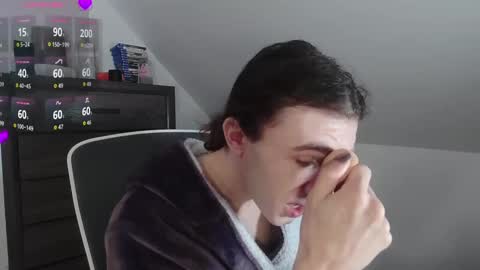 Natsu online show from 11-24-25, 06:51